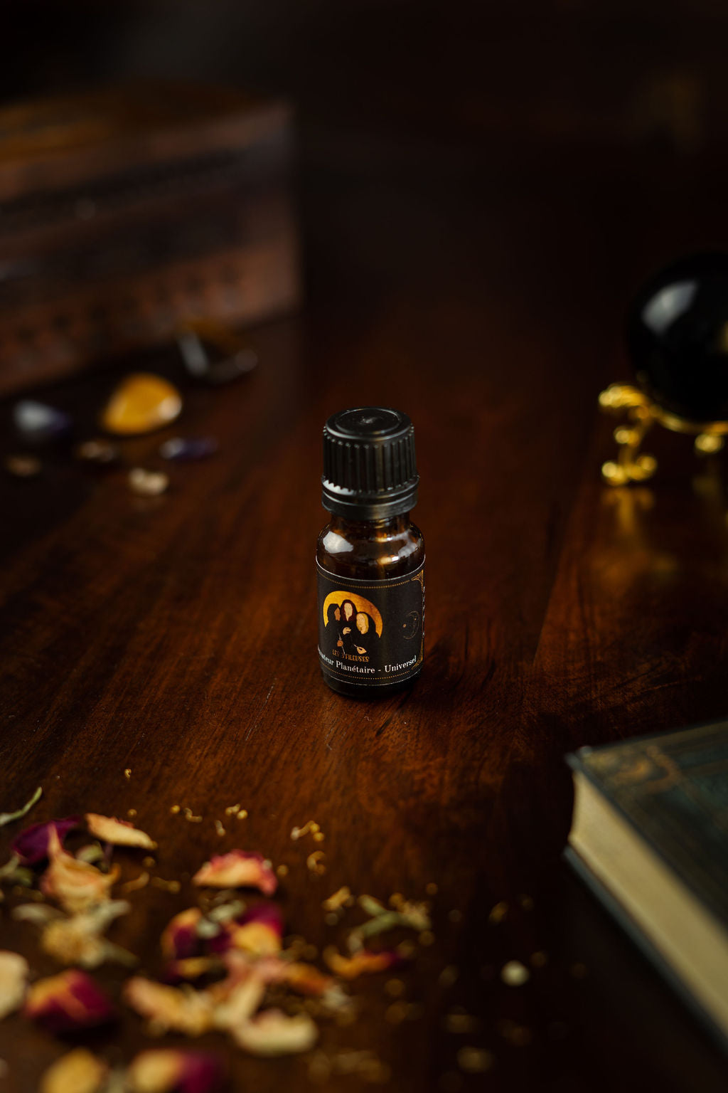 Flacon de Condensateur Planétaire Universel, source d'énergies harmonisantes pour tous vos travaux magiques.